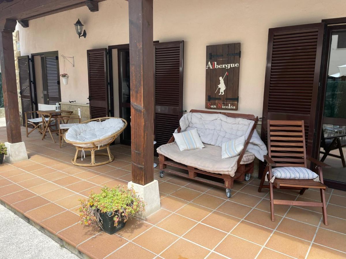 Albergue San Nicolas Larrasoana ภายนอก รูปภาพ