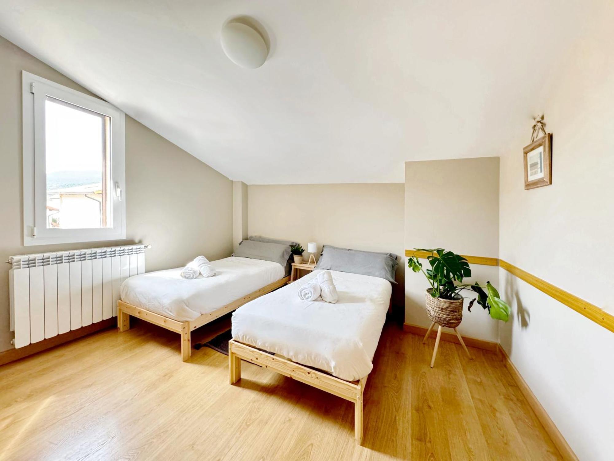 Albergue San Nicolas Larrasoana ภายนอก รูปภาพ