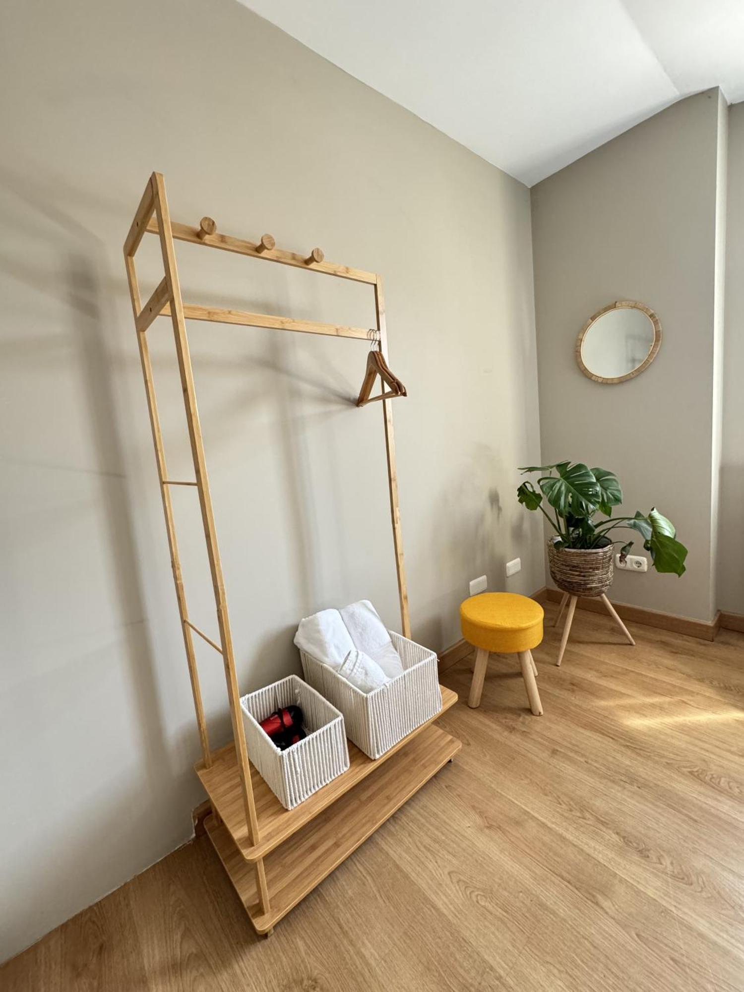 Albergue San Nicolas Larrasoana ภายนอก รูปภาพ