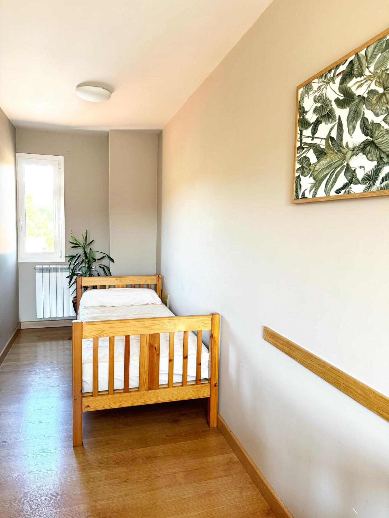 Albergue San Nicolas Larrasoana ภายนอก รูปภาพ